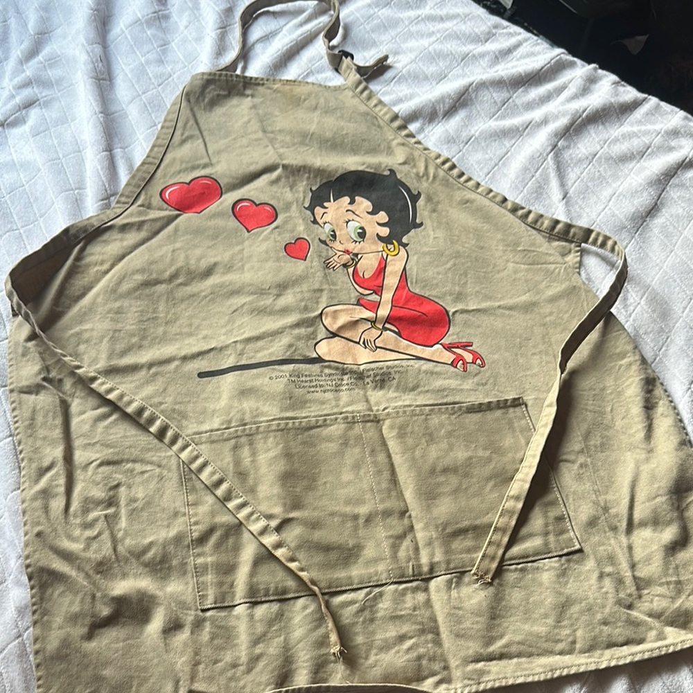 Betty Boop Apron with Heart Design